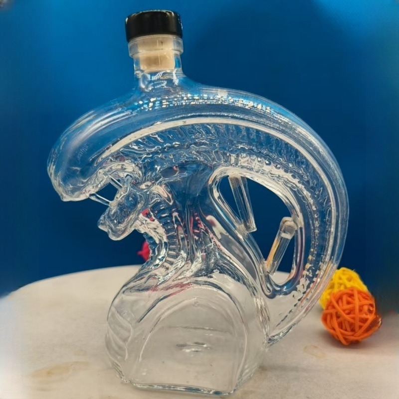 Alien Xenomorph-vormige whisky - Wine Beer And Spirits recensie en prijs