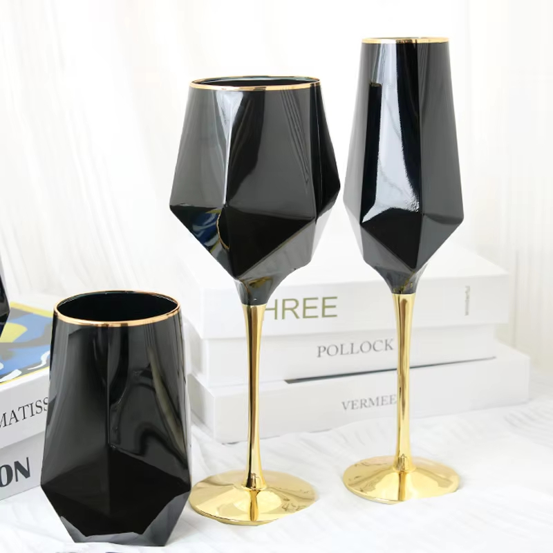 Puur zwart kristal gouden rand - Wine Beer Whiskey recensie en prijs